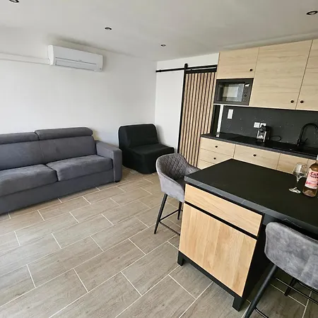 Chic Climatise Avec Vue Et Piscine A 100m Du Mole Apartament *