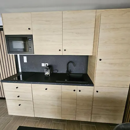 Apartment Studio Climatise Avec Vue Laterale Mer A 100M Plage Du Mole *