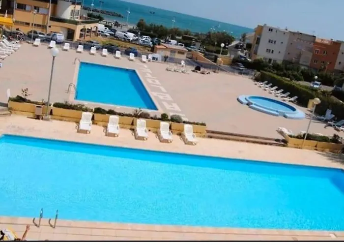 Chic Climatisé Avec Vue Et Piscine à 100m Du Môle Appartamento *