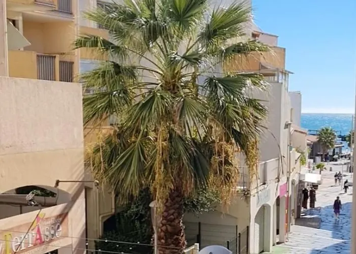 Chic Climatisé Avec Vue Et Piscine à 100m Du Môle Appartamento *